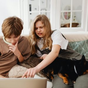 Discount de 20% la achiziționarea pachetului de 2 ateliere „EU, TU ȘI CEILALȚI” și „CORPUL MEU E DOAR AL MEU”